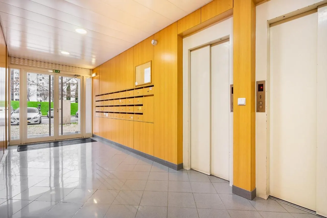 Lisboa, Cidade, Elegant Apartment With Air Cond, Free Wifi And Near Metro, By Ig