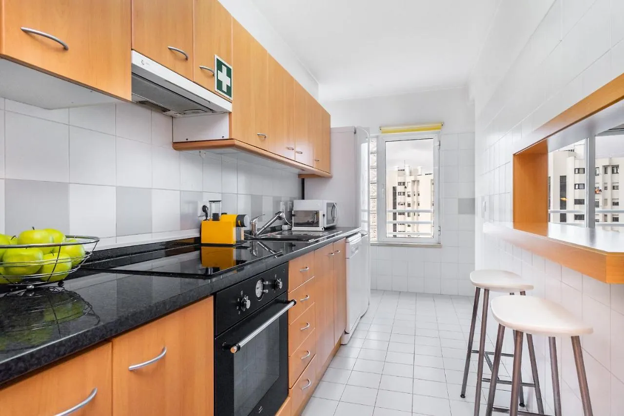 Lisboa, Cidade, Elegant Apartment With Air Cond, Free Wifi And Near Metro, By Ig